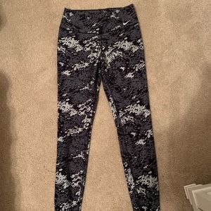 Women’s Nike workout pants